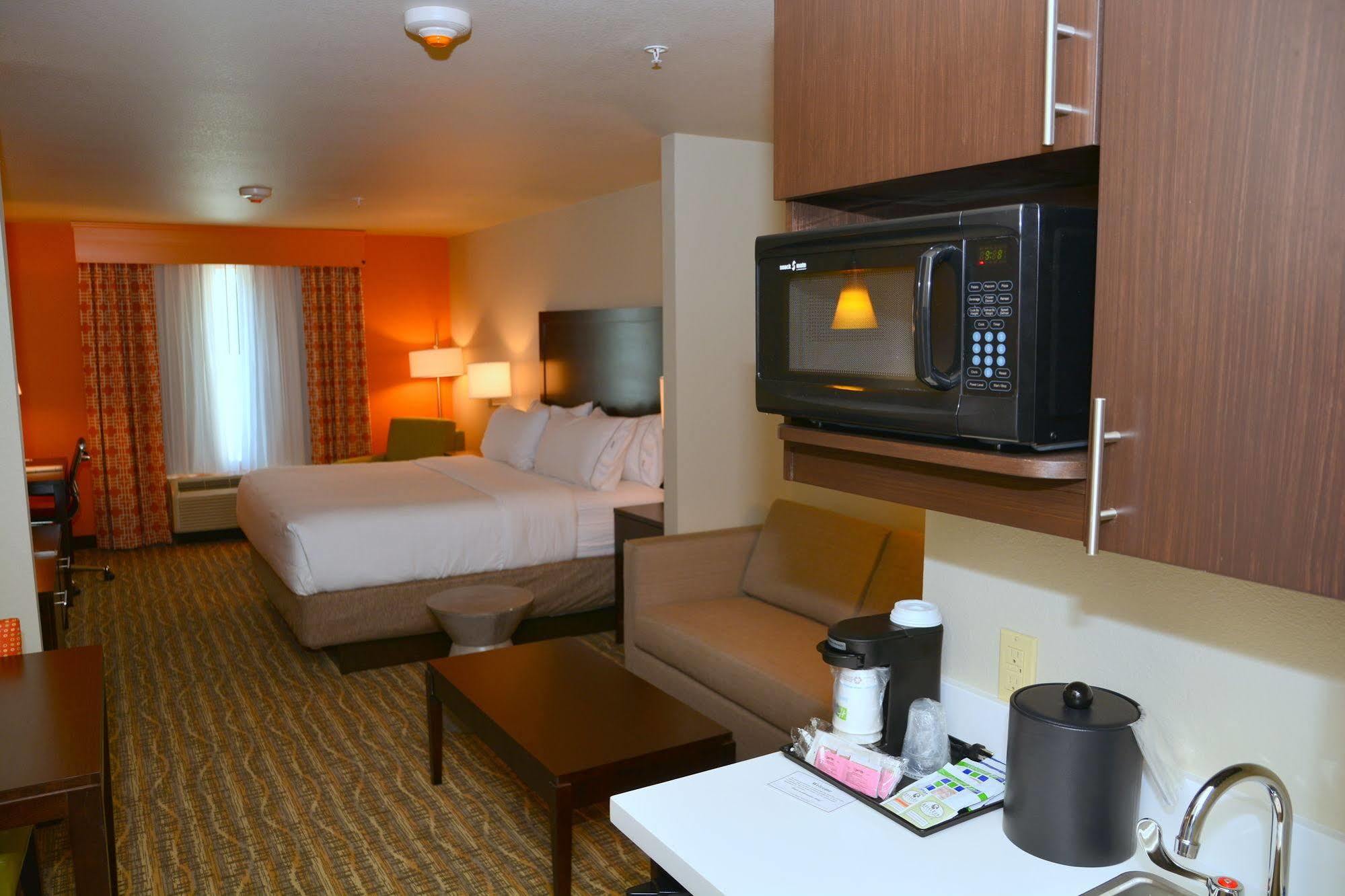 Holiday Inn Express Tomball By Ihg Exterior foto